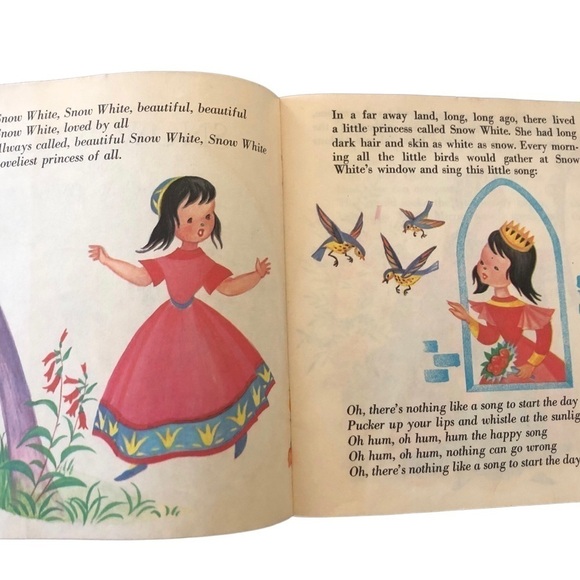VTG Snow White & The Seven Dwarfs Book & 45 RPM Record Follow Along Story - Picture 5 of 5